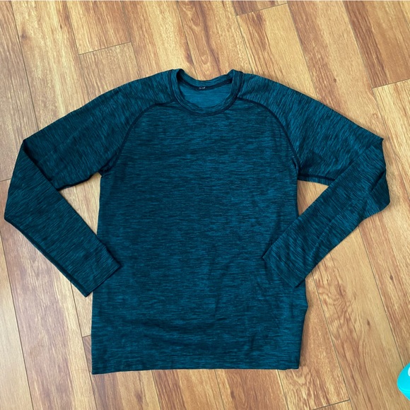 ****SOLD****Lululemon men’s metal vent long sleeve; heathered green and BLK - Picture 4 of 6